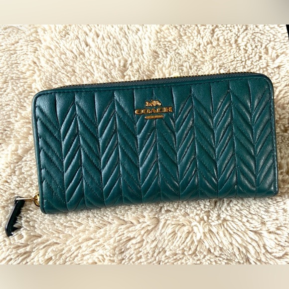 Coach Handbags - Coach Teal Quilted Women's Wallet